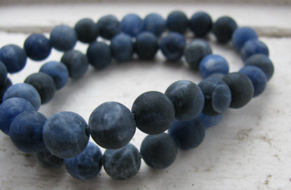 Sodalite - Rund frostad 8mm 1 sträng