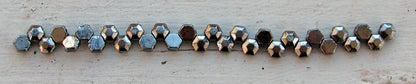 Honeycomb Jewel -  Chrome  6mm, 1 sträng