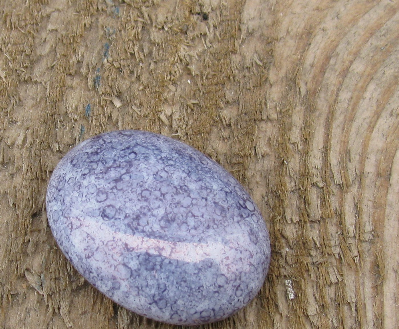 Cabochon Oval - LT Purple Luster  25x18mm 1 styck