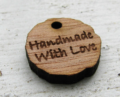 Hänge Trä - Handmade with love 20mm 1 styck