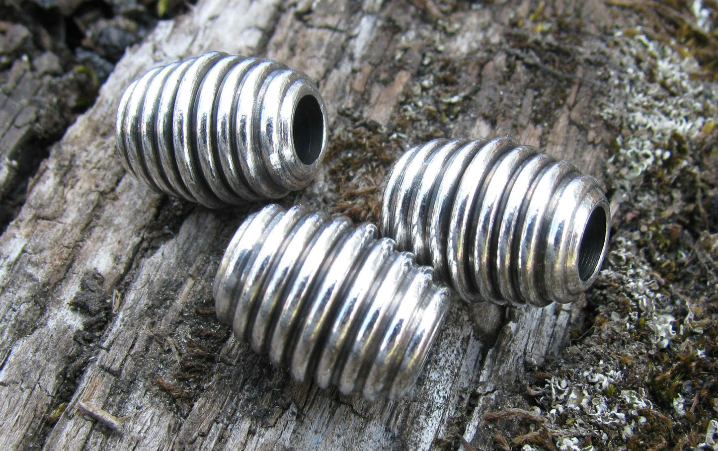 Mellandel silverfärgad - Stor tunna med ränder 15x12mm, stort hål, 3- pack