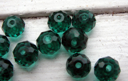 Facetterade glaspärlor - Emerald 8X6mm, 1 sträng