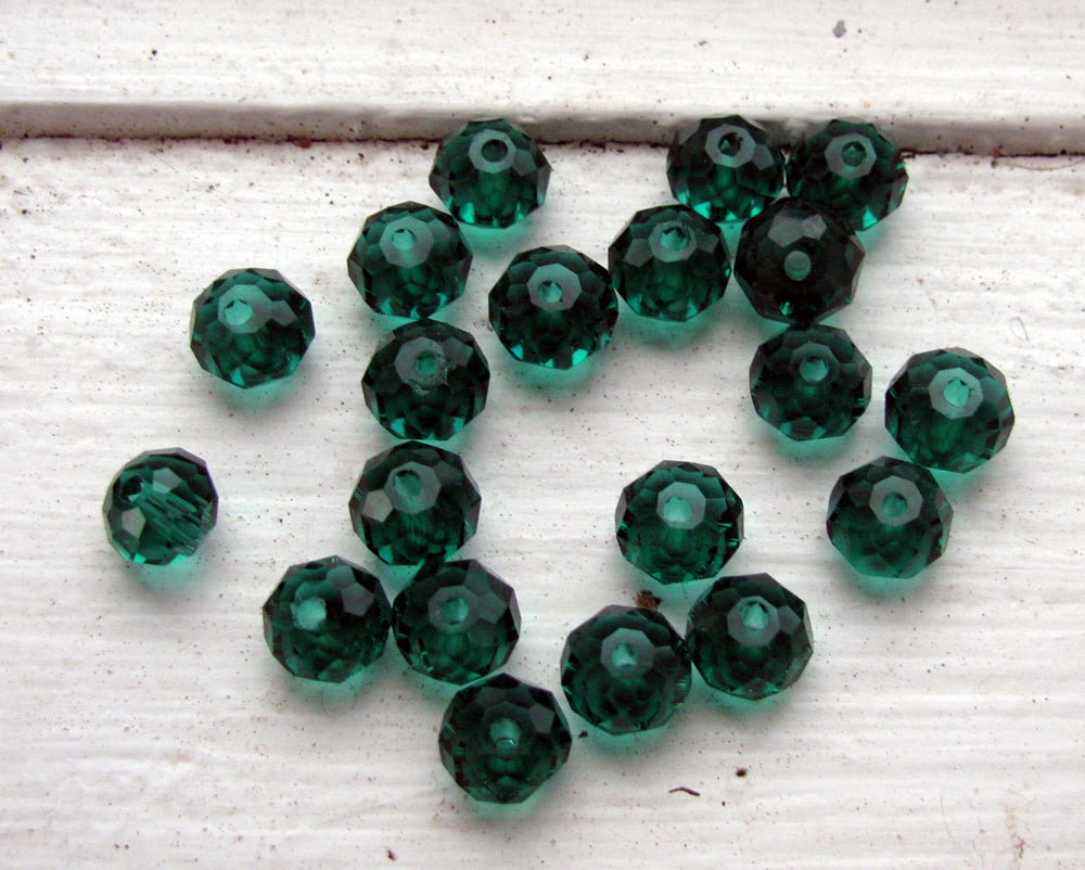 Facetterade glaspärlor - Emerald 8X6mm, 1 sträng