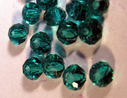 Facetterade glaspärlor - Emerald 6X4mm, 1 sträng