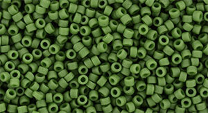 TOHO seed beads - Semi- Glazed Clover 15/0