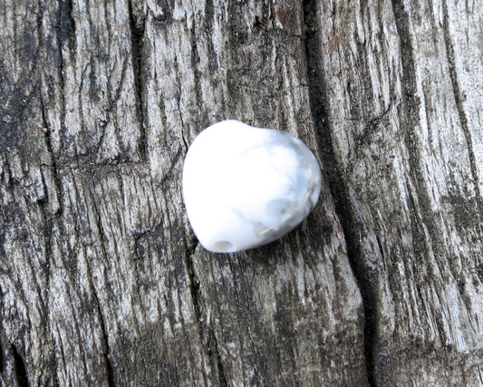 Howlite  - Hjärta 10 mm, 1 styck