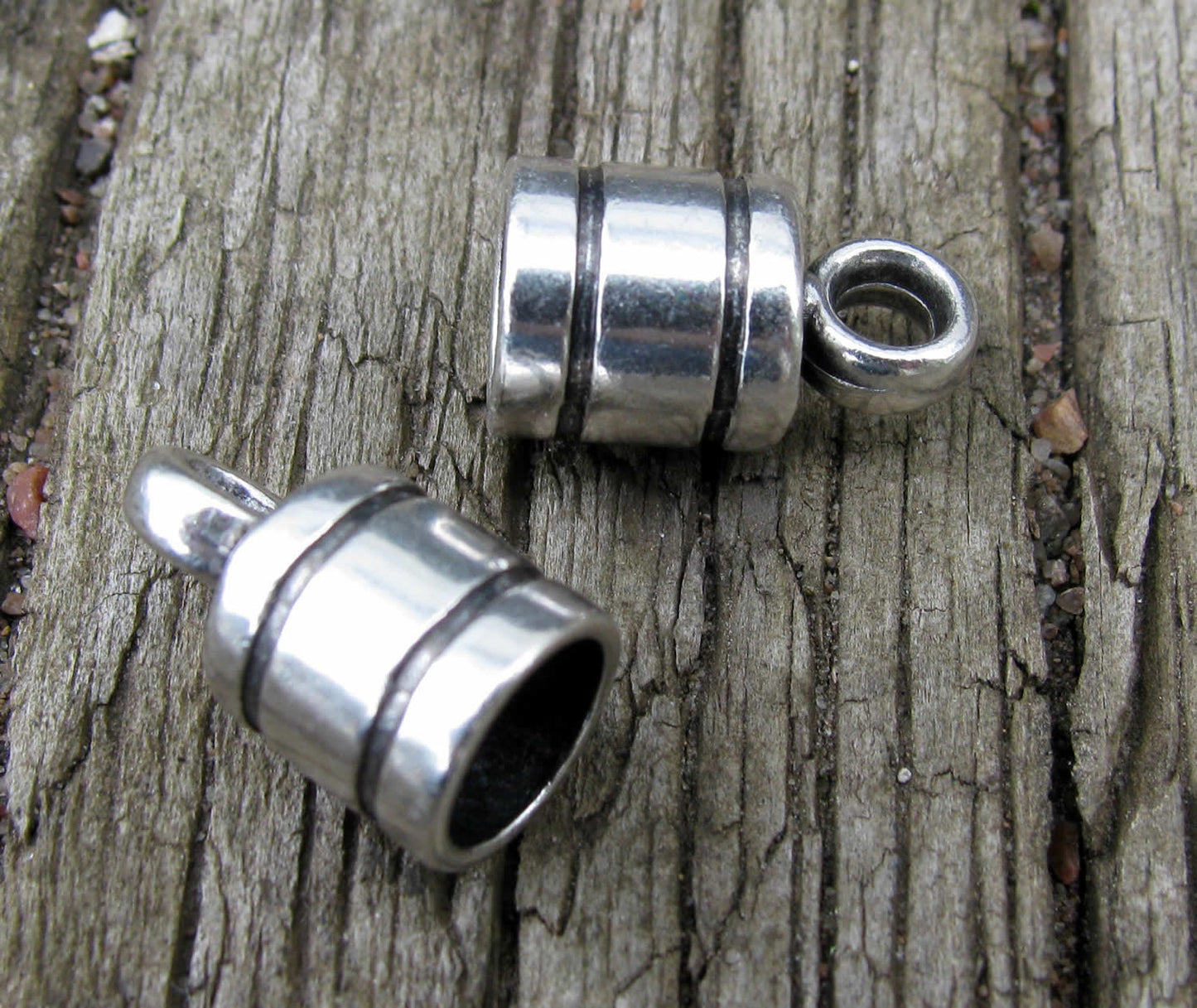 Ändfäste Silverfärgade - Rak med ränder 6mm, 2- pack