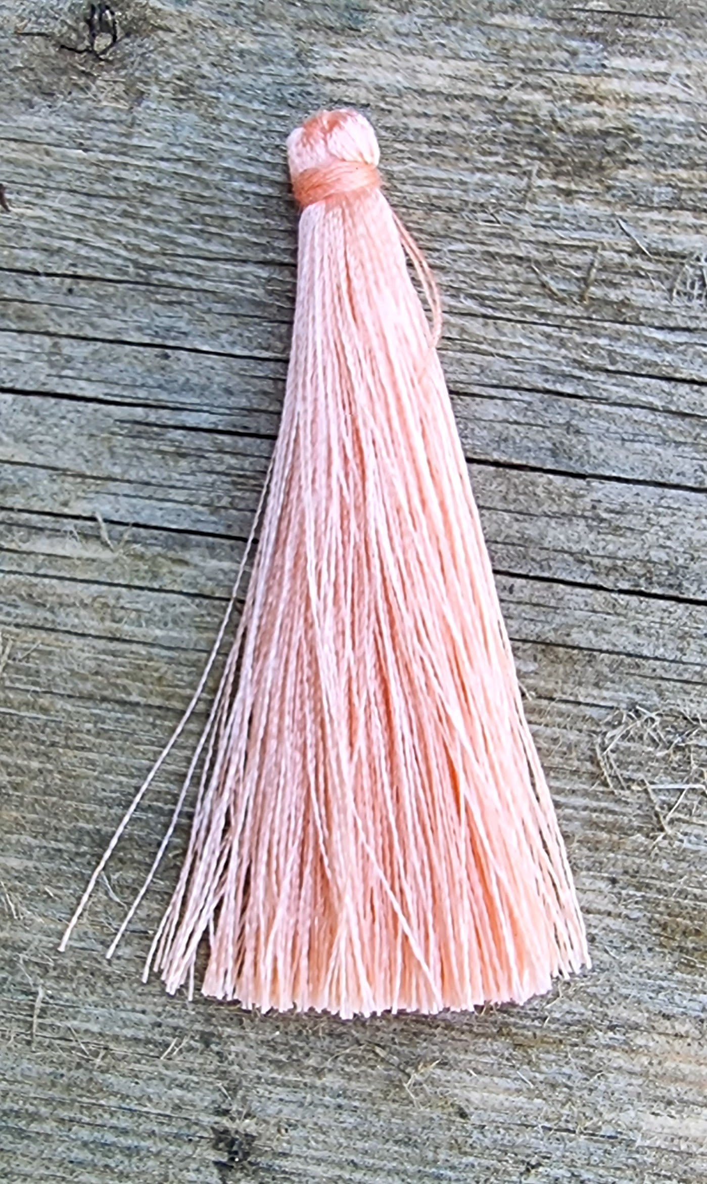 Hänge tassel polyester - Röd 65mm 1 styck