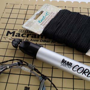 Knot-it  Waxed Brazilian cord - Svart 4 x 13,7 m