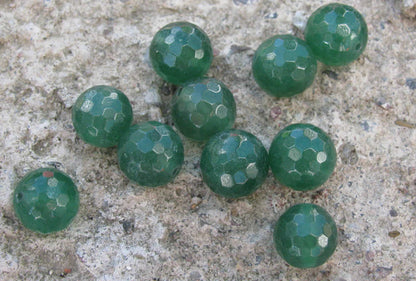 Jade facetterad runda - Grön, 12mm, 10- pack