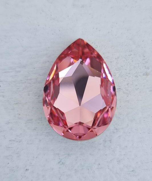 Swarovski crystals Large Fancy Pear (4327) - Light Rose