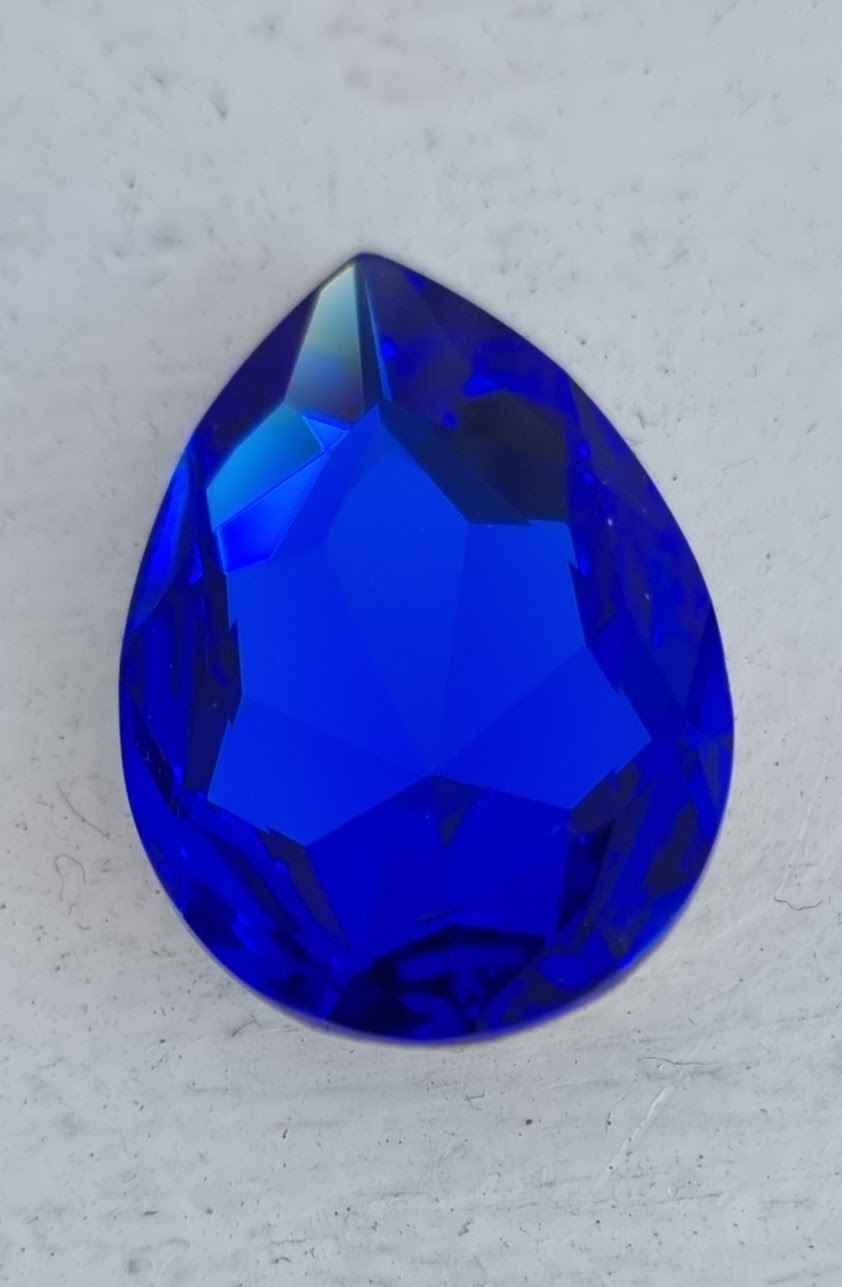 Swarovski crystals Large Fancy Pear (4327) - Majestic Blue