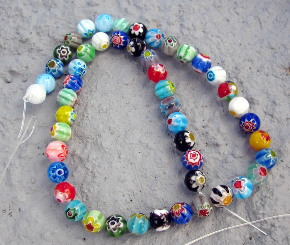 Glaspärlor Millefiori - Mix 8mm, 1 sträng