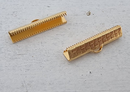 Ändfäste platta band 24k guldpläterad -  Bredare modell, 25 mm, 2- pack