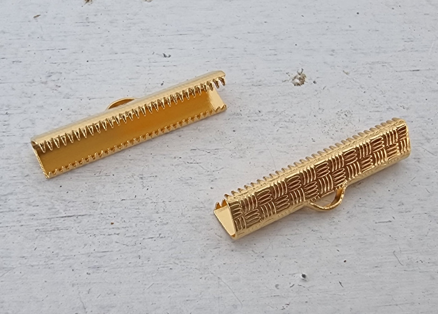 Ändfäste platta band 24k guldpläterad -  Bredare modell, 25 mm, 2- pack