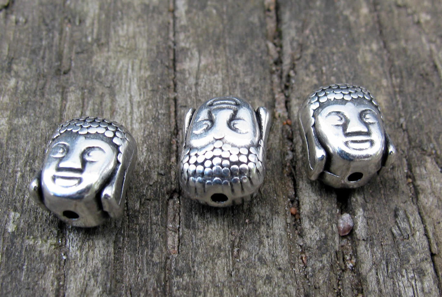 Mellandel Silverfärgad - Buddha huvud 10x8mm, 3-  pack