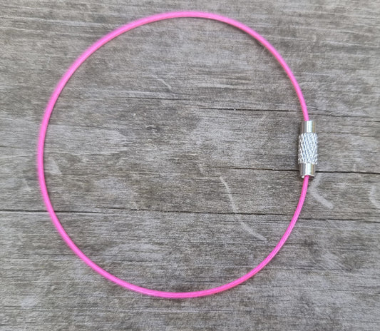 Wire armband - Fuchsia 1mm