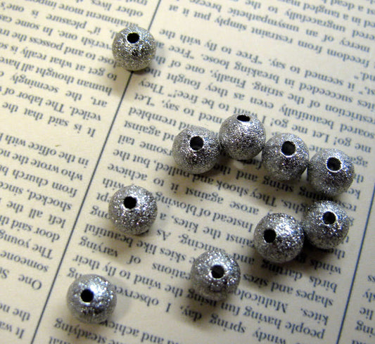 Stardust pärlor - Ljussilver, 6 mm, 10- pack