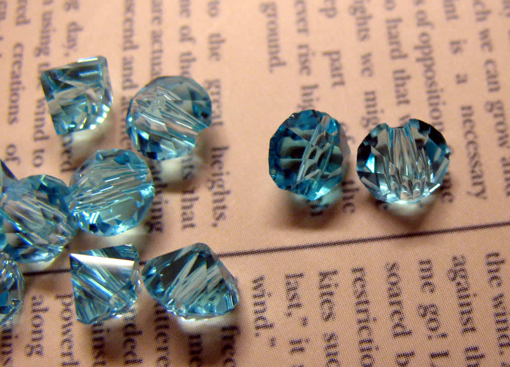 Facetterade glaspärlor - Diamantformade, Turkosa, 5x6mm, 10- pack