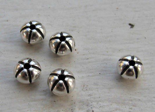 Mellandel silverfärgad - Rund pumpa 6x4,6mm, 5-pack