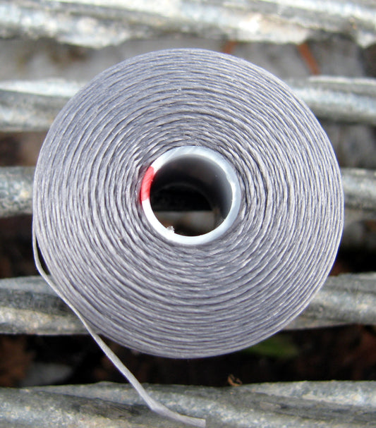 S- Lon bead thread - Grey / grå strl D, 1 rulle