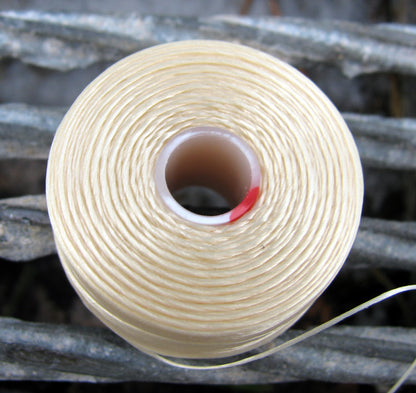 S- Lon bead thread - Cream strl D, 1 rulle