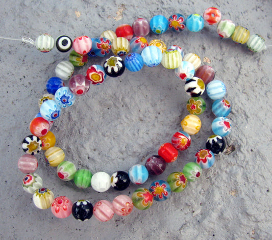 Glaspärlor Millefiori - Mix 6 mm, 1 sträng