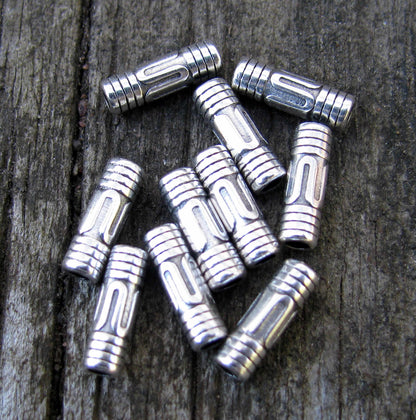 Mellandel Silverfärgad - Rör med ränder 9x3mm, 10- pack