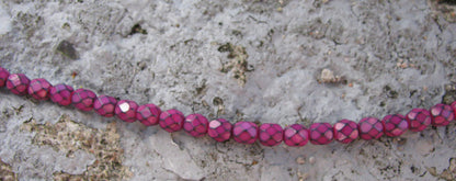 Tjeckiska Firepolish - Snake Fuchsia 6mm, 1 sträng