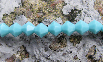 Tjeckiska MC Bicone - Turquoise, 4 mm, 1 sträng