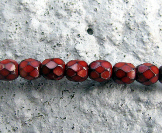 Tjeckiska Firepolish - Snake Dark Coral 4 mm, 1 sträng