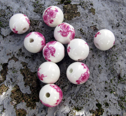 Porslinspärla - Vit med rosa blommor, 14mm, 10- pack