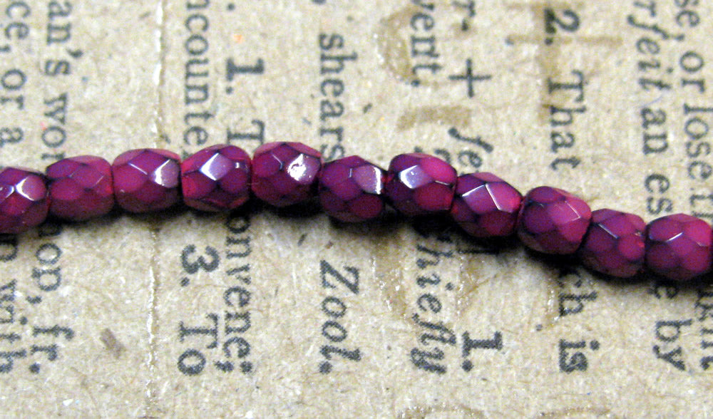 Tjeckiska Firepolish - Snake Fuchsia 3 mm, 1 sträng