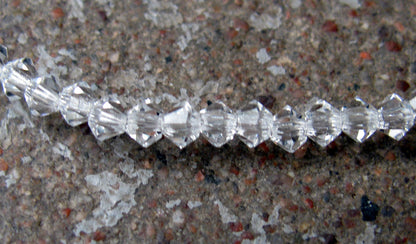 Tjeckiska MC Bicone - Crystal, 3 mm 1 sträng