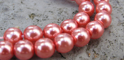 Tjeckiska vaxade glaspärlor - Blush 6mm, 1 sträng