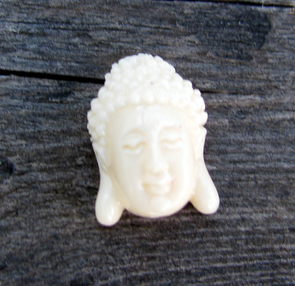 Imiterad Korall - Buddha, Vit 16x11mm, 1 styck