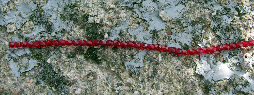 Tjeckiska FP facetterade - Garnet, 4 mm