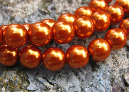 Tjeckiska vaxade glaspärlor - Burnt Orange 8mm, 1 sträng