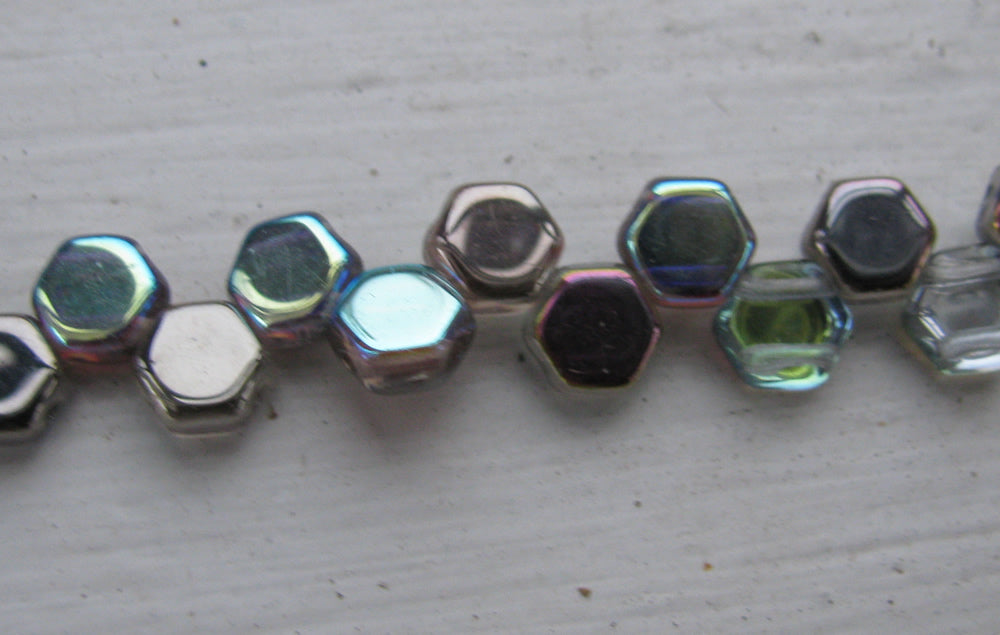 Honeycomb - Crystal Graphite Rainbow 6mm, 1 sträng