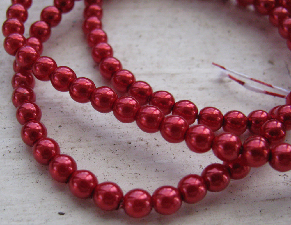 Tjeckiska vaxade glaspärlor - Xmas Red 4mm, 1 sträng