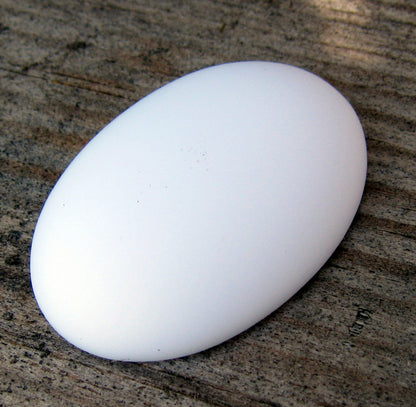 Luna Cabochon Oval - Opaque White 25x18 mm, 1 styck