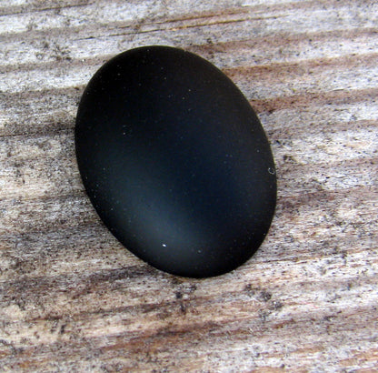 Luna Cabochon Oval - Opaque Black 18,5x13,5 mm, 1 styck