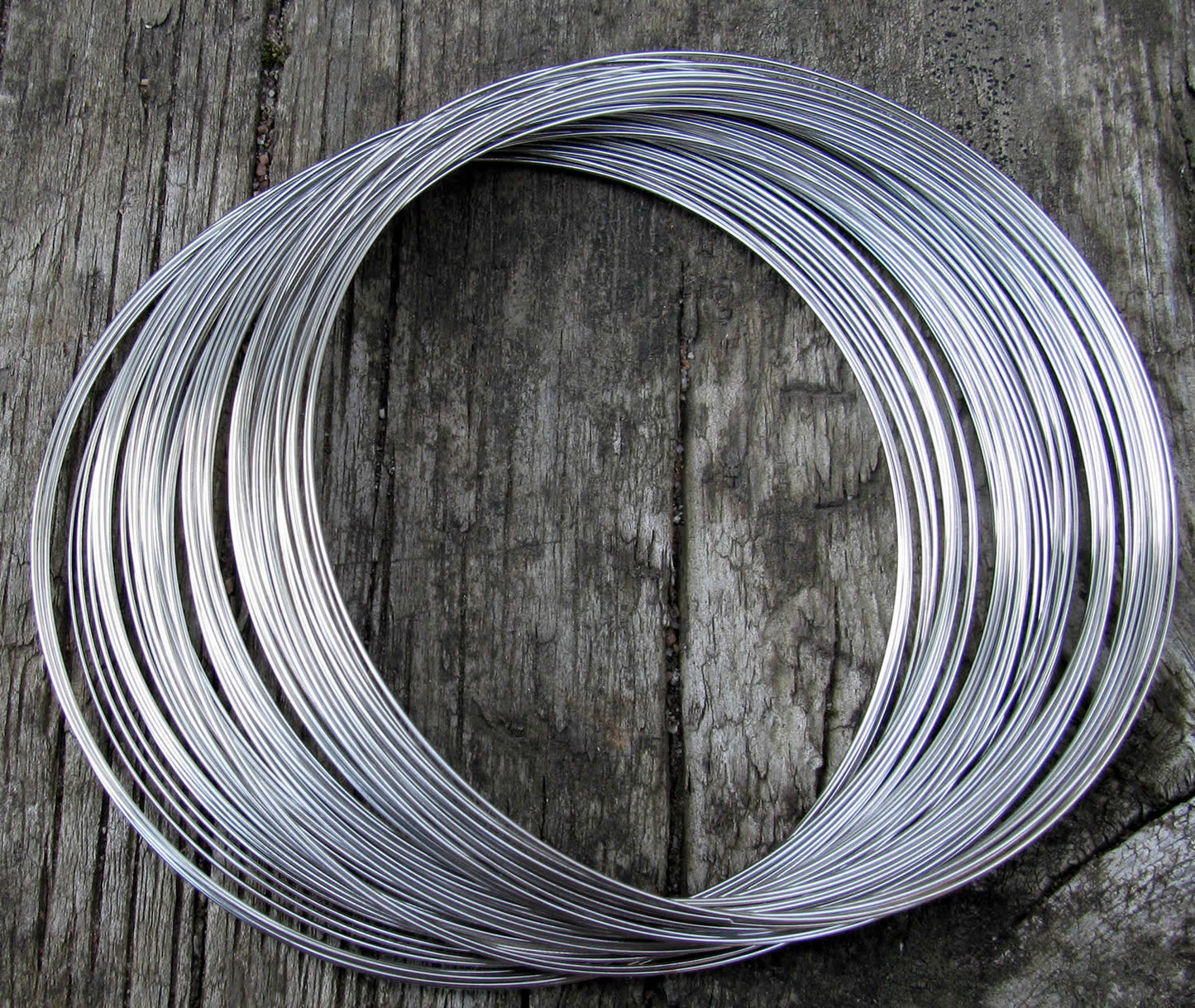 Memorywire Halsband - Silverfärgad, 0,6mm, ca 75 varv